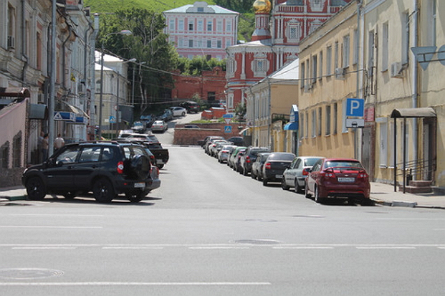 Правила парковки авто в центре Новгорода изменились